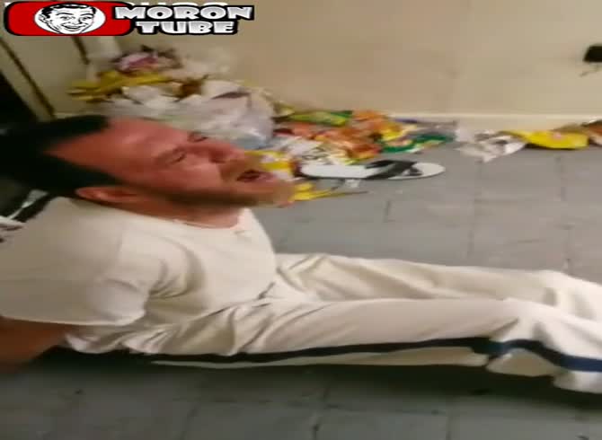 Video :This jail is in disarray due to the excessive amount of drugs in circulation!